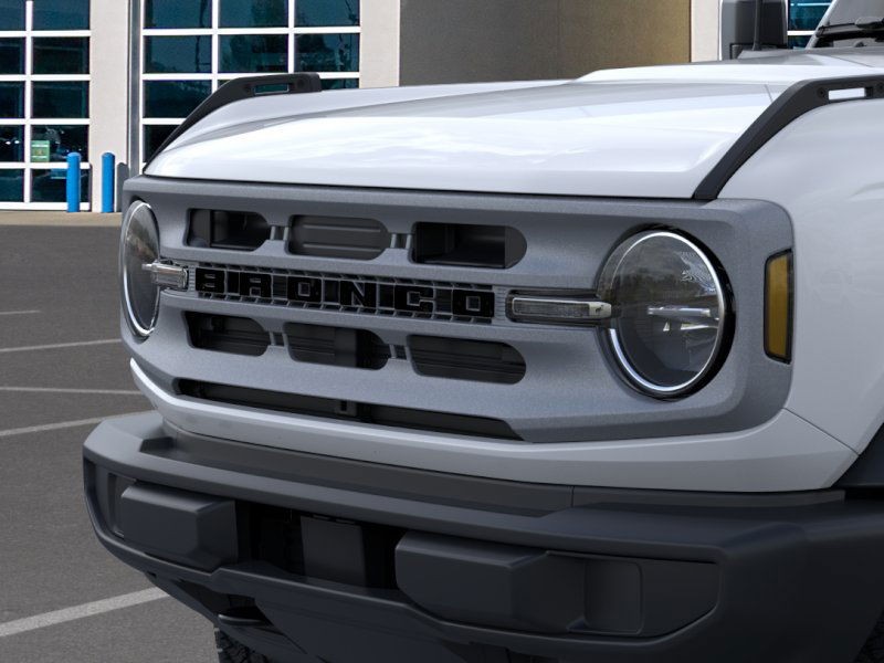 Ford E7B Vehicle Full-screen Gallery Image 19