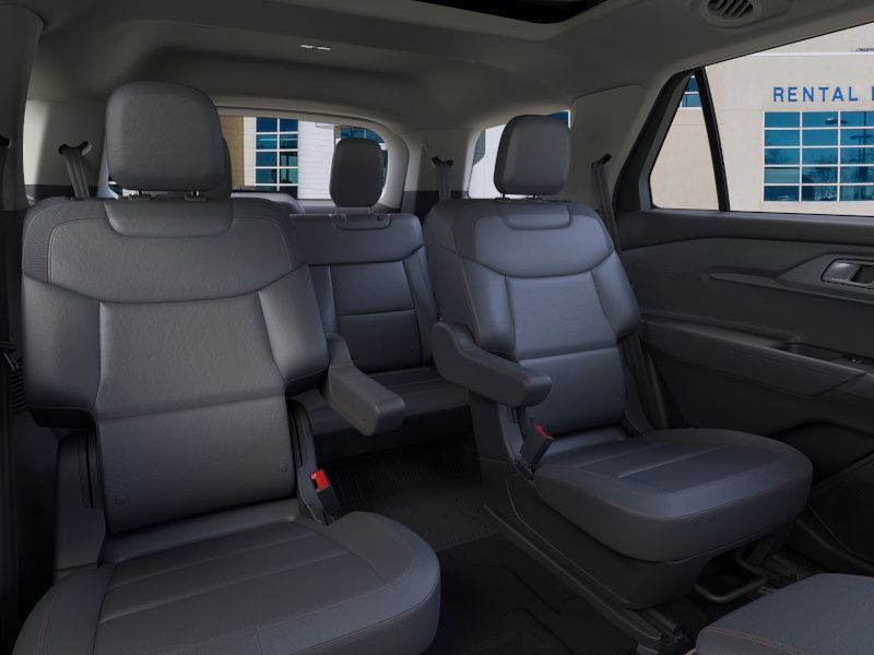 Ford Explorer Vehicle Full-screen Gallery Image 11