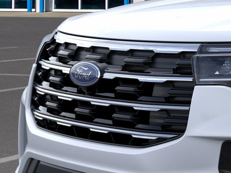 Ford Explorer Vehicle Full-screen Gallery Image 17