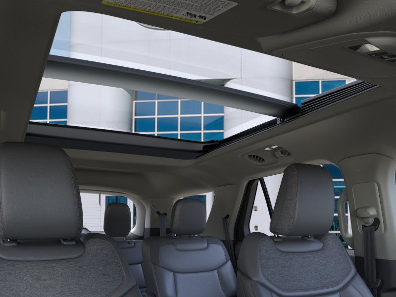 Ford Explorer Vehicle Full-screen Gallery Image 22