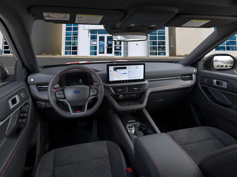 Ford Explorer Vehicle Full-screen Gallery Image 9