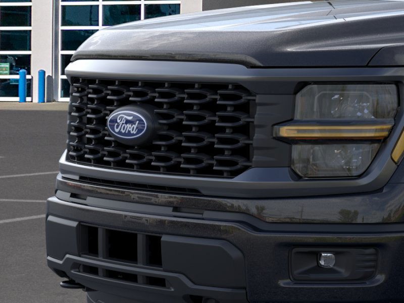 Ford F-150 Vehicle Full-screen Gallery Image 17