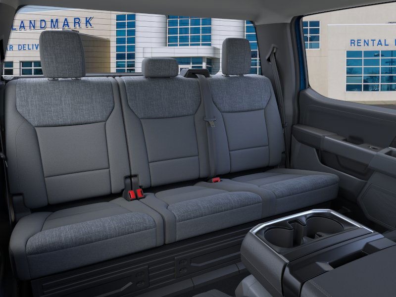 Ford F-150 Vehicle Full-screen Gallery Image 11