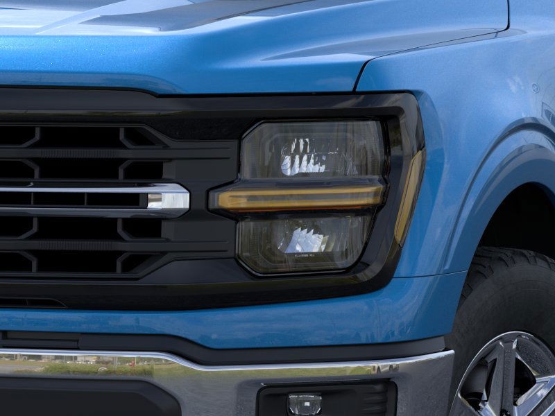 Ford F-150 Vehicle Full-screen Gallery Image 18