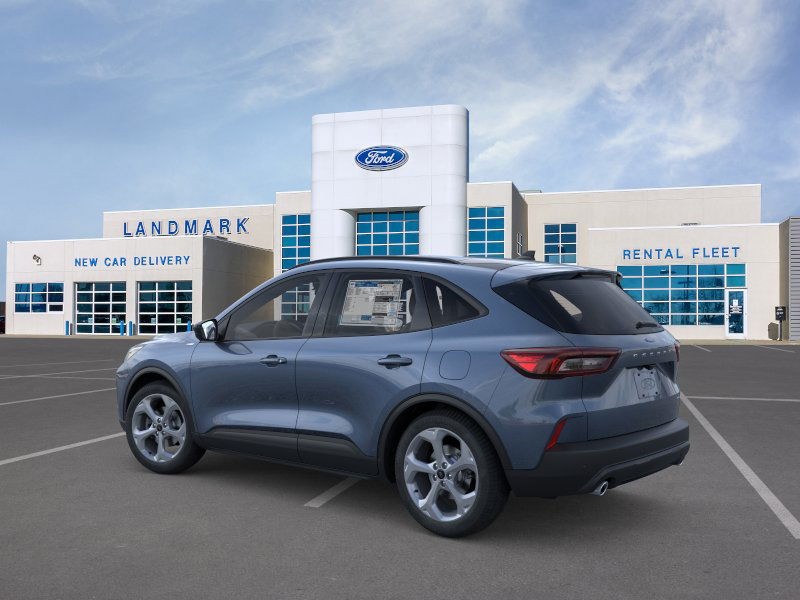 Ford Escape Vehicle Full-screen Gallery Image 4