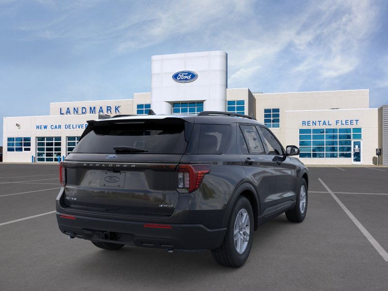 Ford Explorer Vehicle Full-screen Gallery Image 8