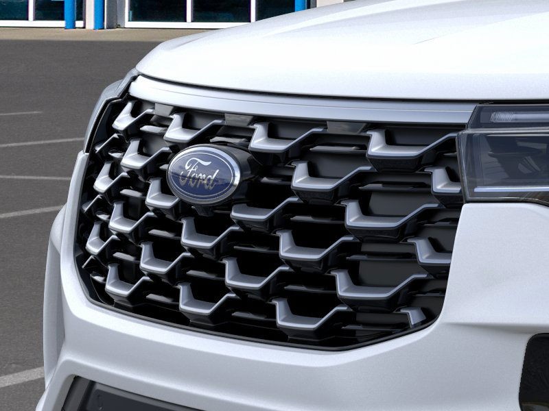 Ford Explorer Vehicle Full-screen Gallery Image 17