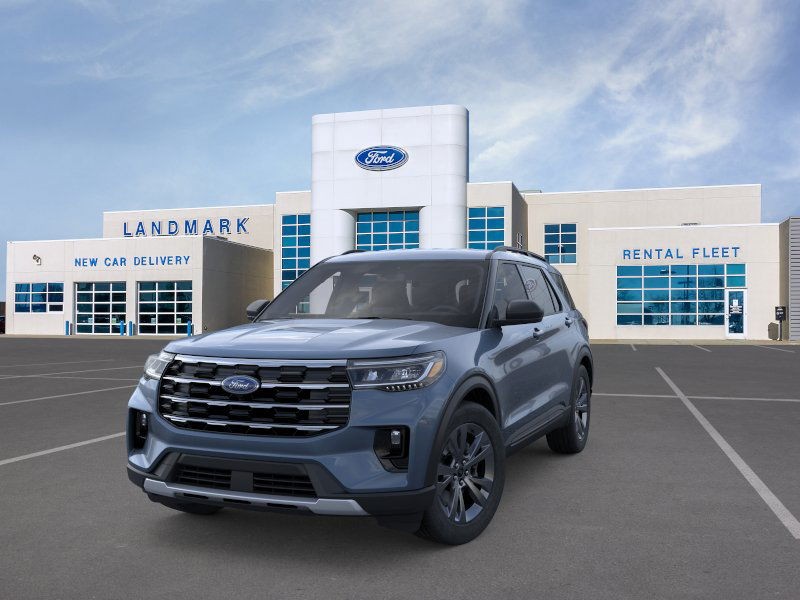 Ford Explorer Vehicle Full-screen Gallery Image 2