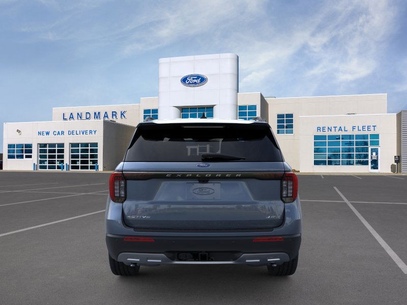 Ford Explorer Vehicle Full-screen Gallery Image 5