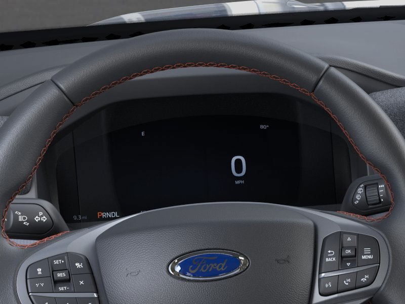 Ford Explorer Vehicle Full-screen Gallery Image 13