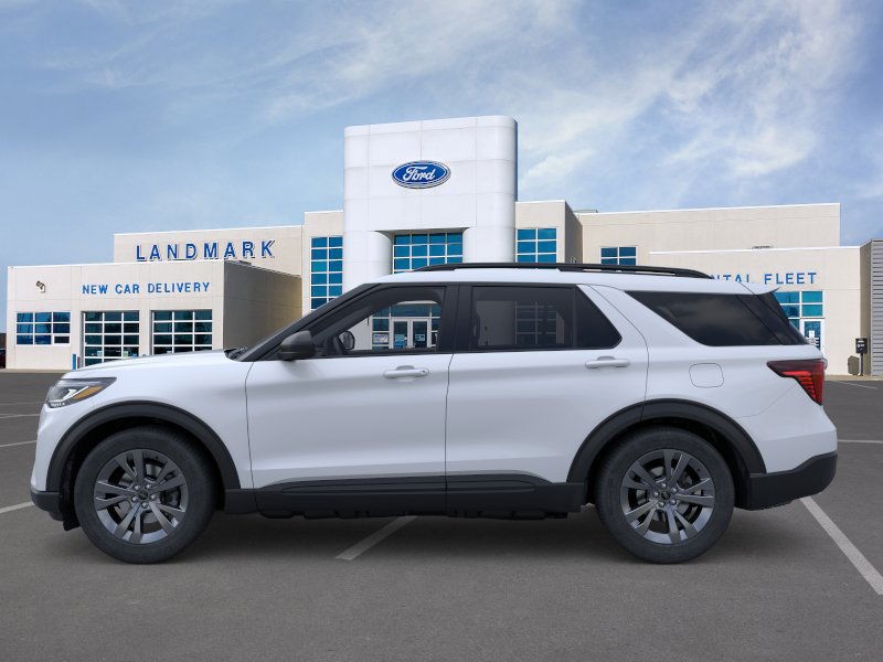 Ford Explorer Vehicle Full-screen Gallery Image 3
