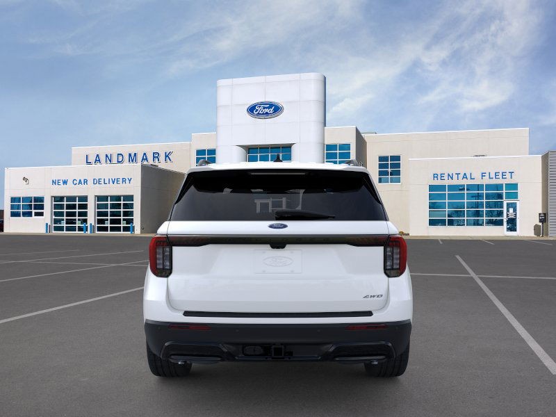 Ford Explorer Vehicle Full-screen Gallery Image 5