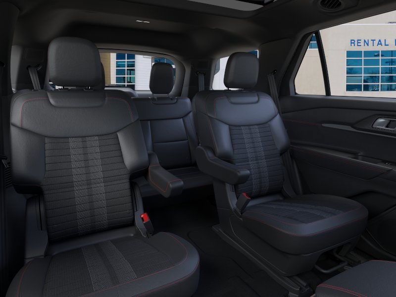 Ford Explorer Vehicle Full-screen Gallery Image 11