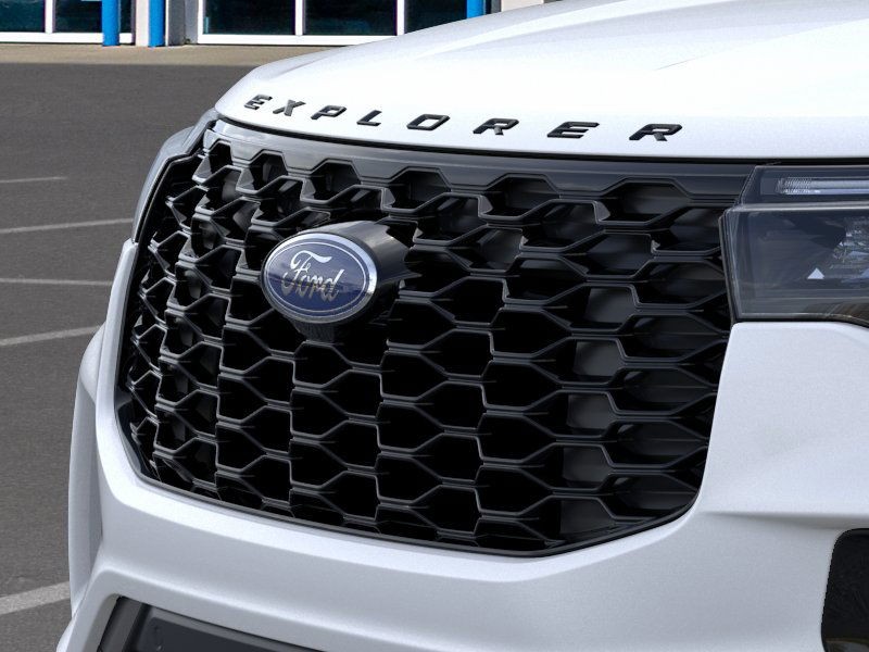 Ford Explorer Vehicle Full-screen Gallery Image 17