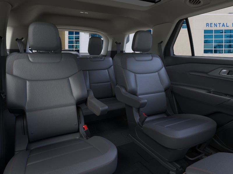 Ford Explorer Vehicle Full-screen Gallery Image 11