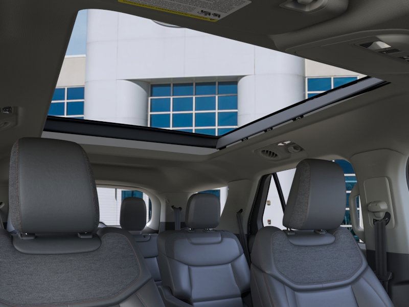 Ford Explorer Vehicle Full-screen Gallery Image 22