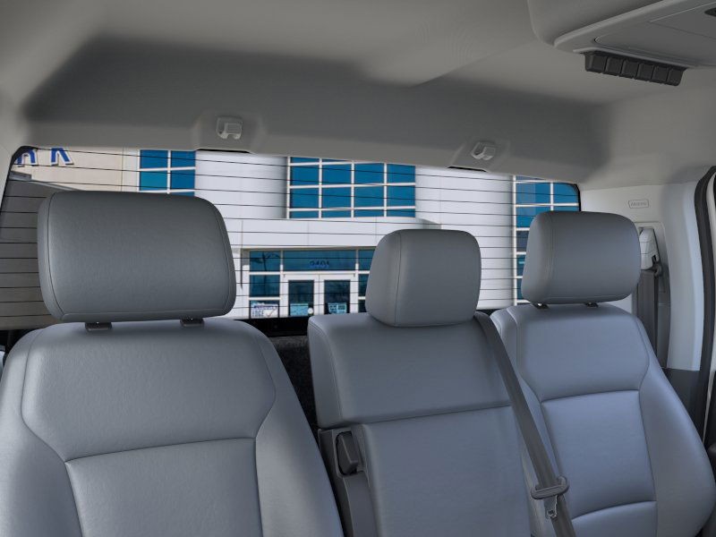 Ford Super Duty F-350 DRW Vehicle Full-screen Gallery Image 22