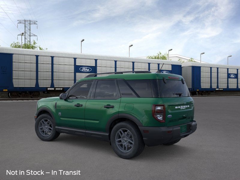 Ford Bronco Sport Vehicle Full-screen Gallery Image 4