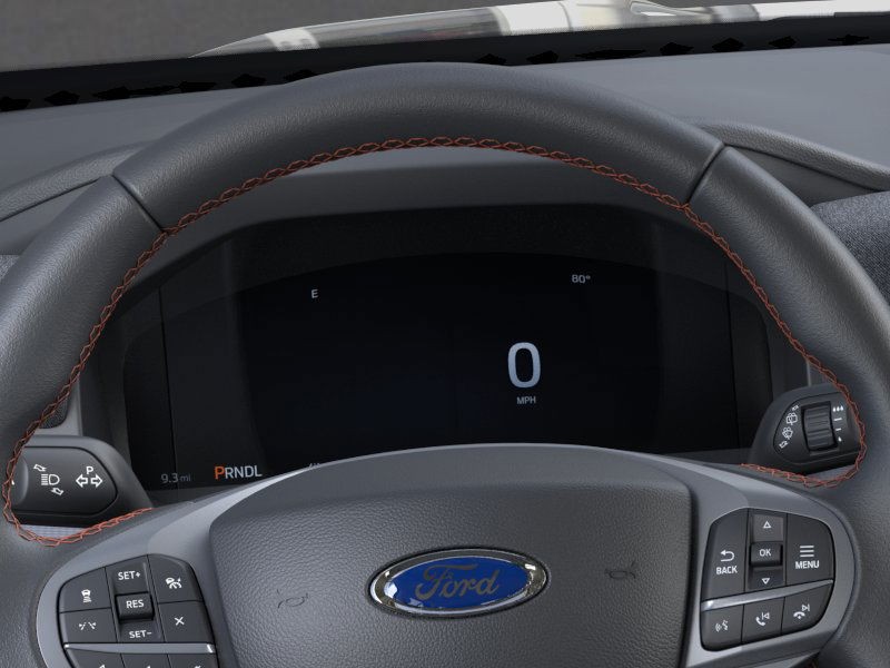 Ford Explorer Vehicle Full-screen Gallery Image 13