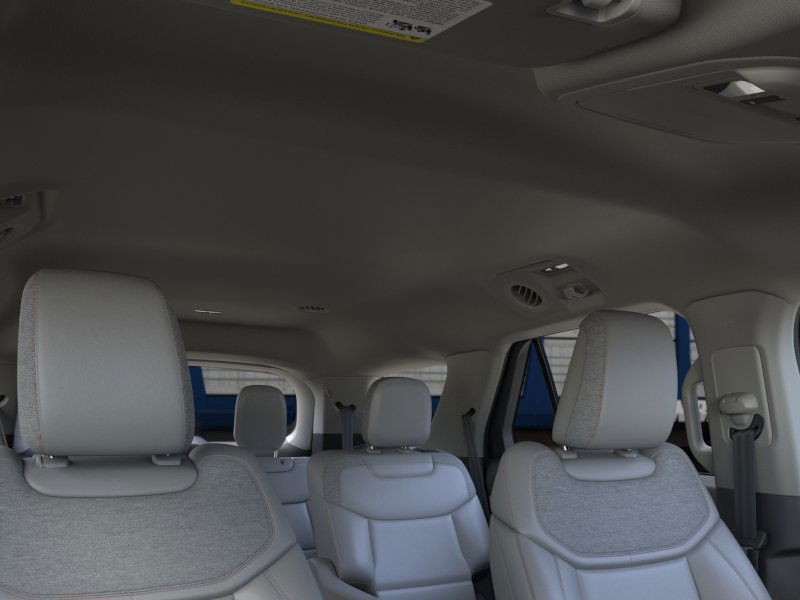 Ford Explorer Vehicle Full-screen Gallery Image 22