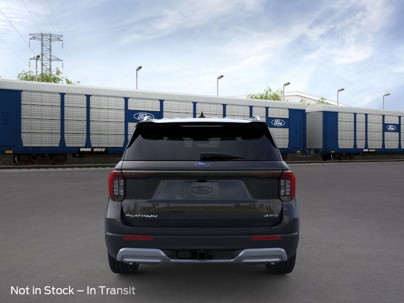 Ford Explorer Vehicle Full-screen Gallery Image 5