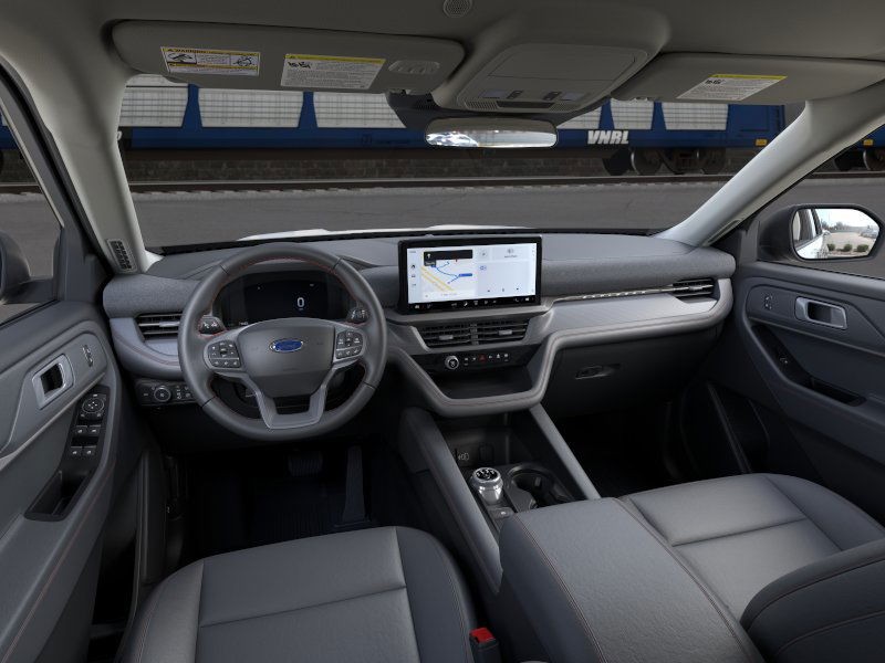 Ford Explorer Vehicle Full-screen Gallery Image 9