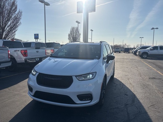 Chrysler Pacifica Limited - Springfield IL