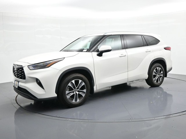 Springfield IL 2021 Toyota Highlander more details - toyota highlander