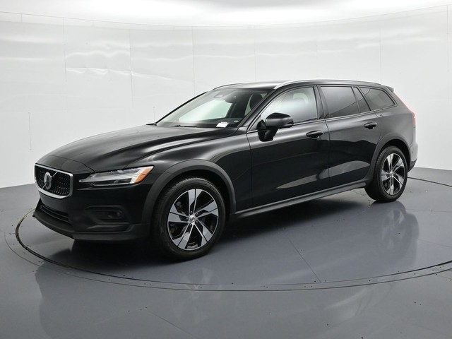Springfield IL 2024 Volvo V60 Cross Country more details - volvo v60 cross country