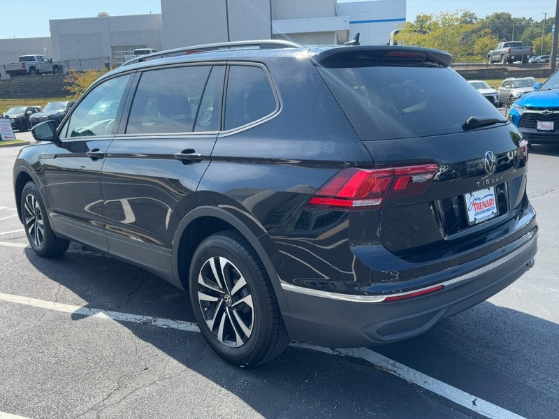 Volkswagen Tiguan Vehicle Image 05