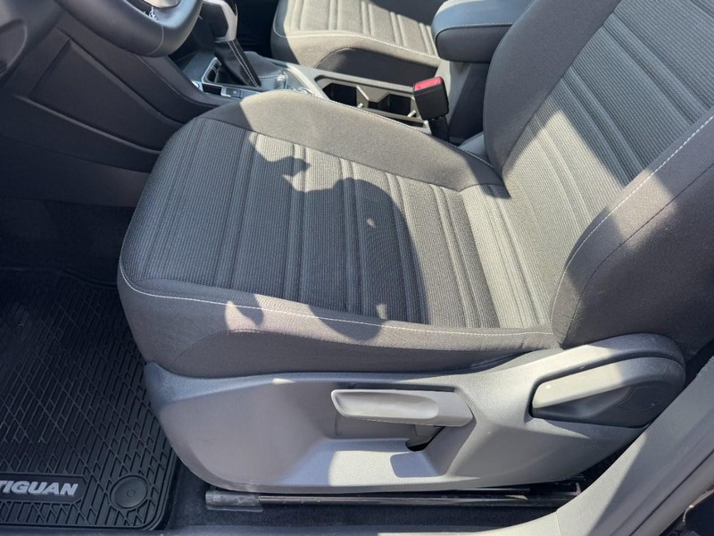 Volkswagen Tiguan Vehicle Image 14