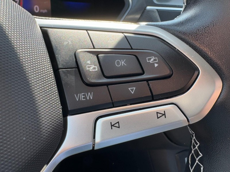 Volkswagen Tiguan Vehicle Image 17