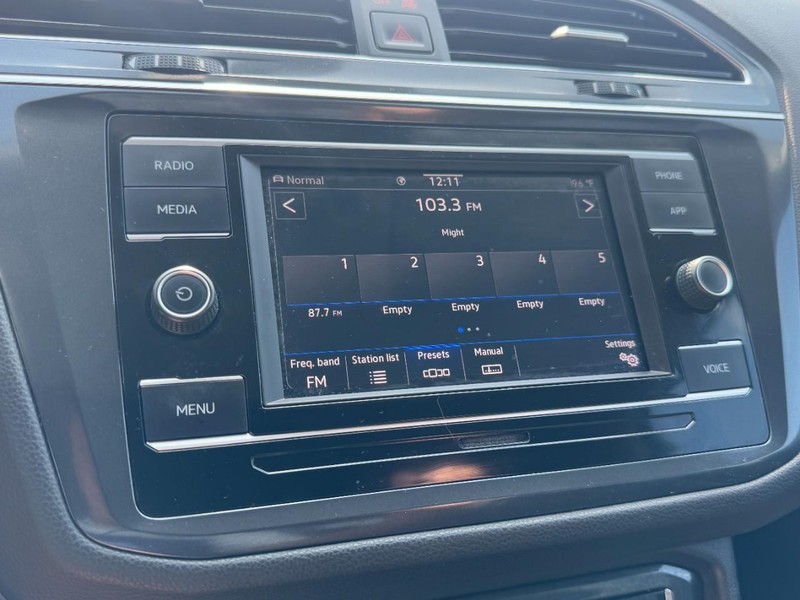 Volkswagen Tiguan Vehicle Image 19