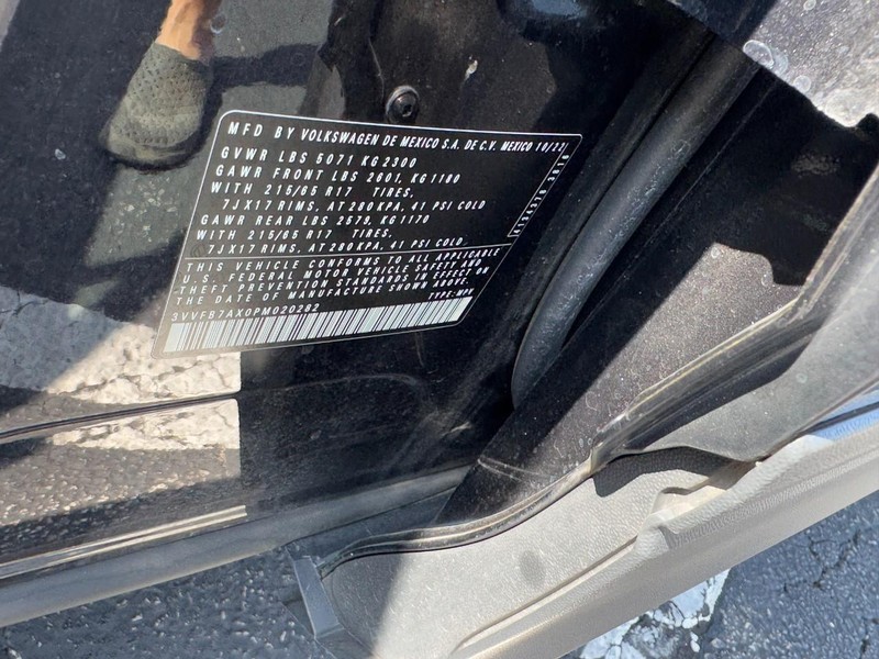 Volkswagen Tiguan Vehicle Image 23