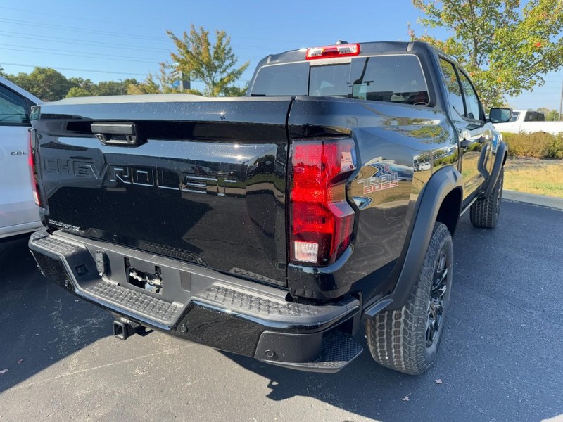 Chevrolet Colorado Vehicle Image 03