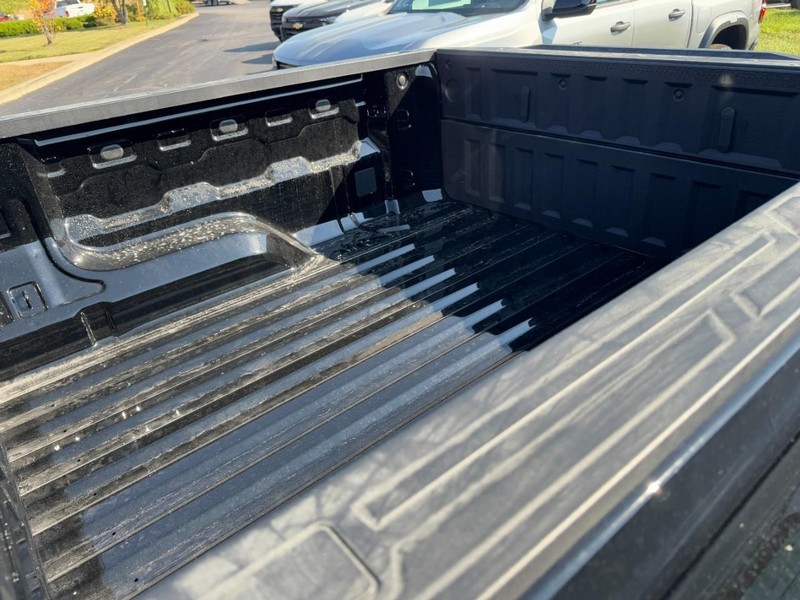 Chevrolet Colorado Vehicle Image 05