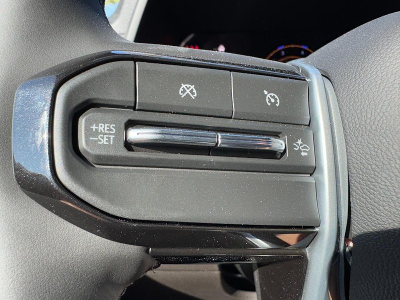 Chevrolet Colorado Vehicle Image 09