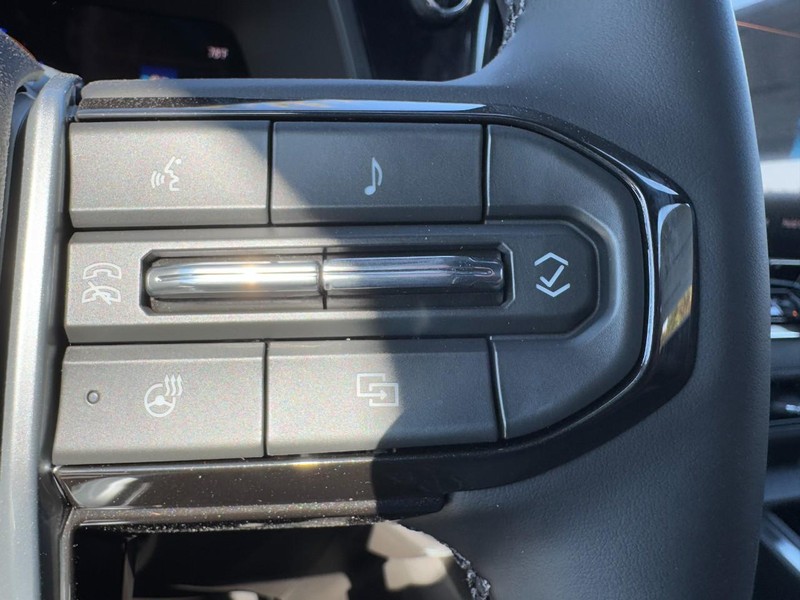 Chevrolet Colorado Vehicle Image 10