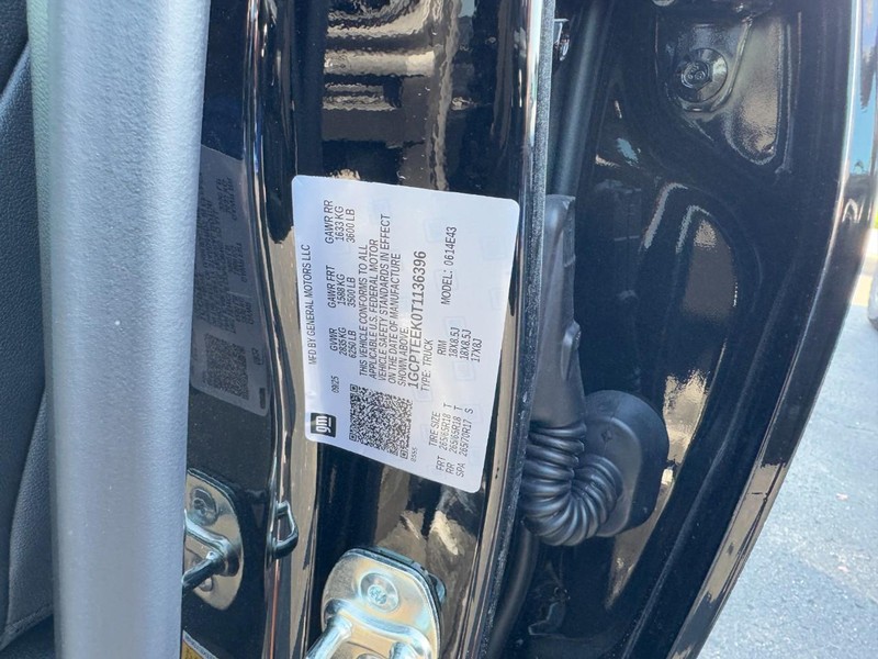 Chevrolet Colorado Vehicle Image 16