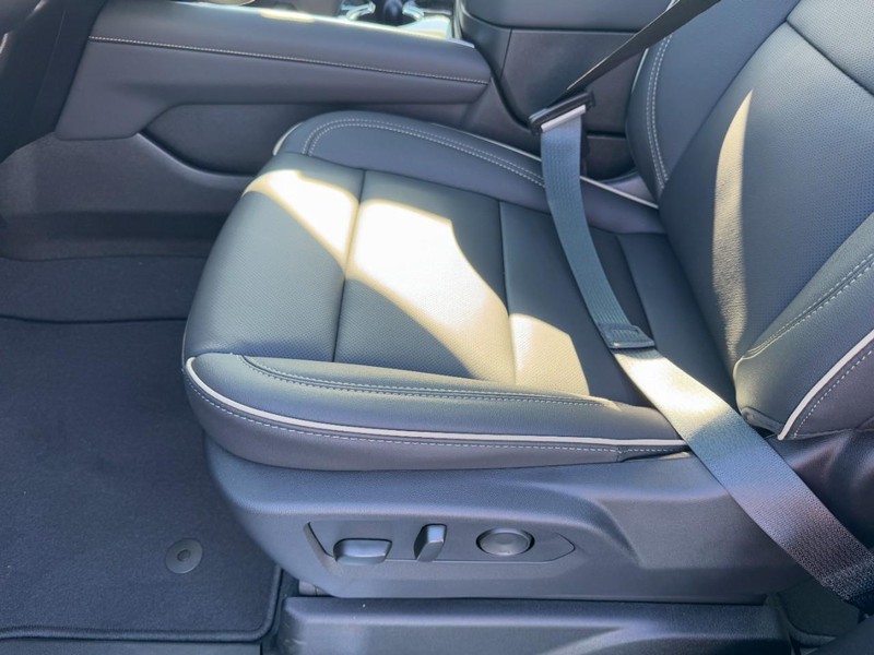 Chevrolet Tahoe Vehicle Image 11