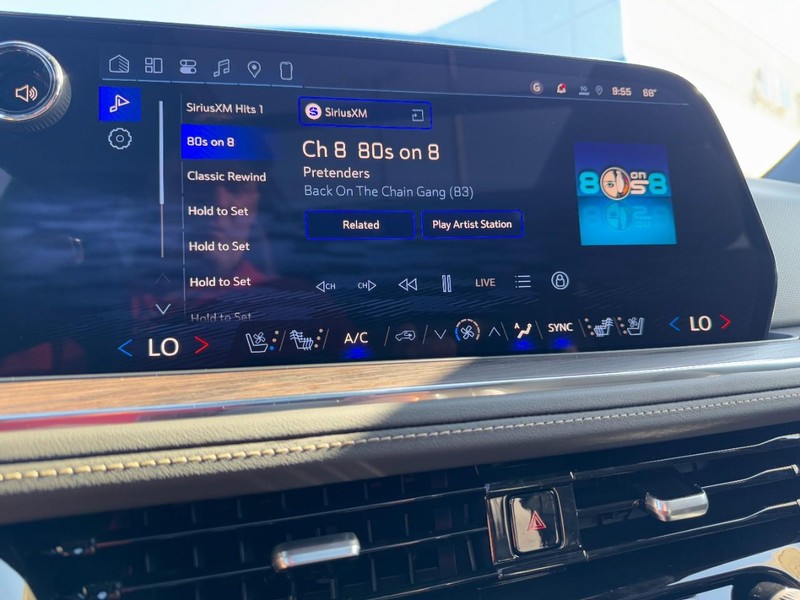 Chevrolet Tahoe Vehicle Image 17