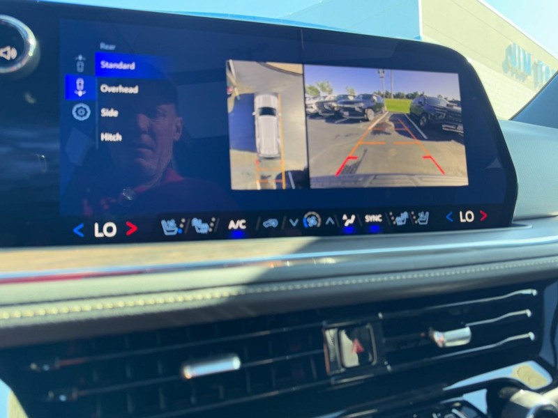 Chevrolet Tahoe Vehicle Image 19