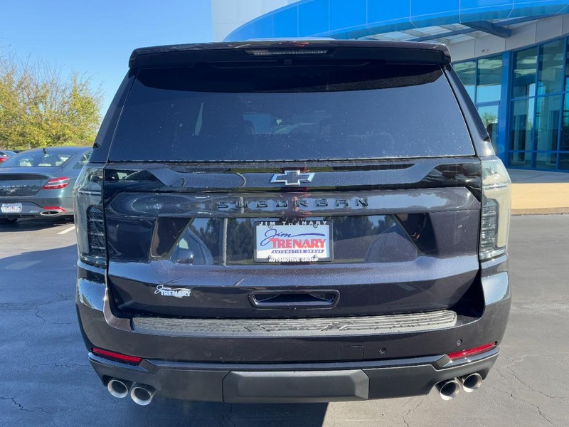Chevrolet Suburban Vehicle Image 04