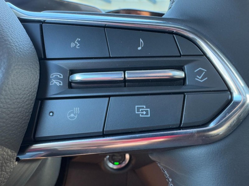 Chevrolet Suburban Vehicle Image 15