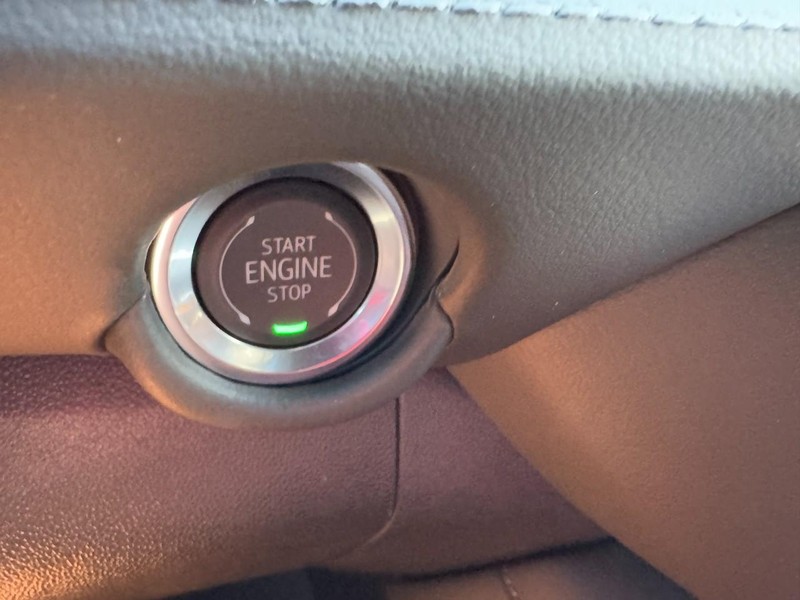 Chevrolet Suburban Vehicle Image 20