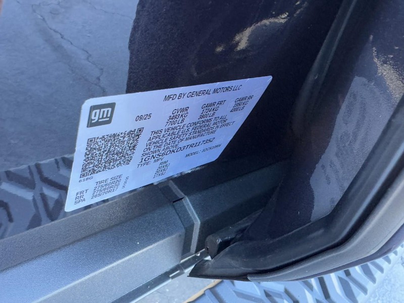 Chevrolet Suburban Vehicle Image 21