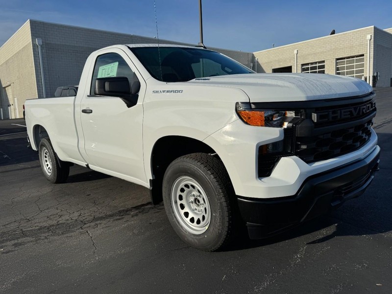 Chevrolet Silverado 1500 Vehicle Image 02