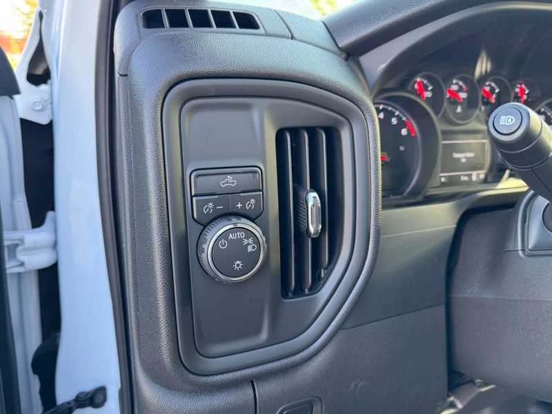 Chevrolet Silverado 1500 Vehicle Image 11