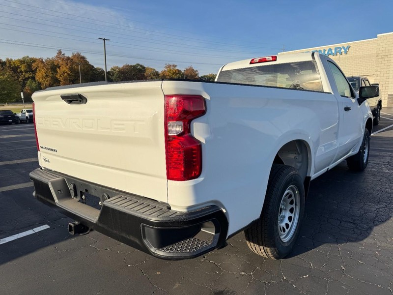 Chevrolet Silverado 1500 Vehicle Image 03