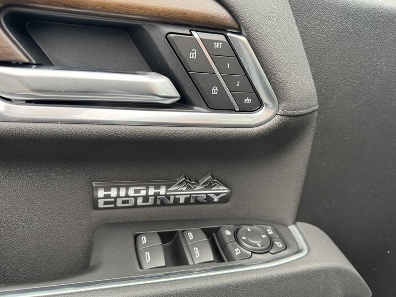 Chevrolet Silverado 1500 Vehicle Image 12